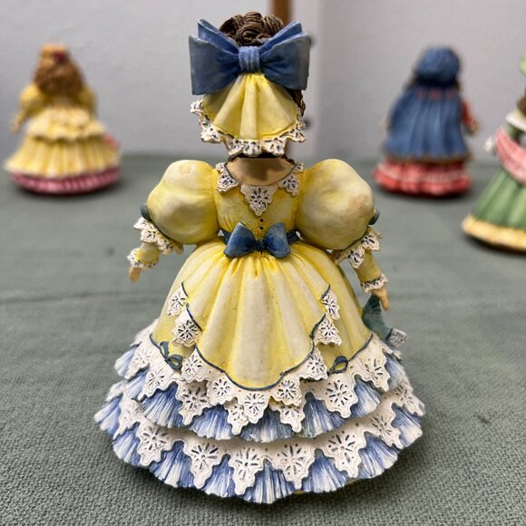 Lot of Eight "The Dolls of Willow Hall" Victorian Miniatures with some RAREs! - Picture 12 of 16